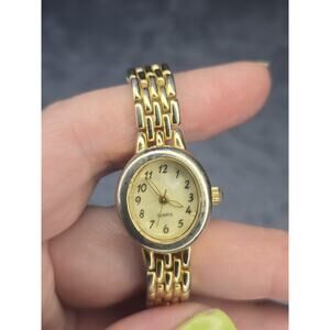 Advance Women's Quartz Wristwatch Gold Tone Metal Band Analog Display